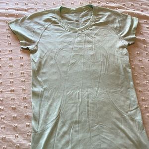 Lululemon T-shirt